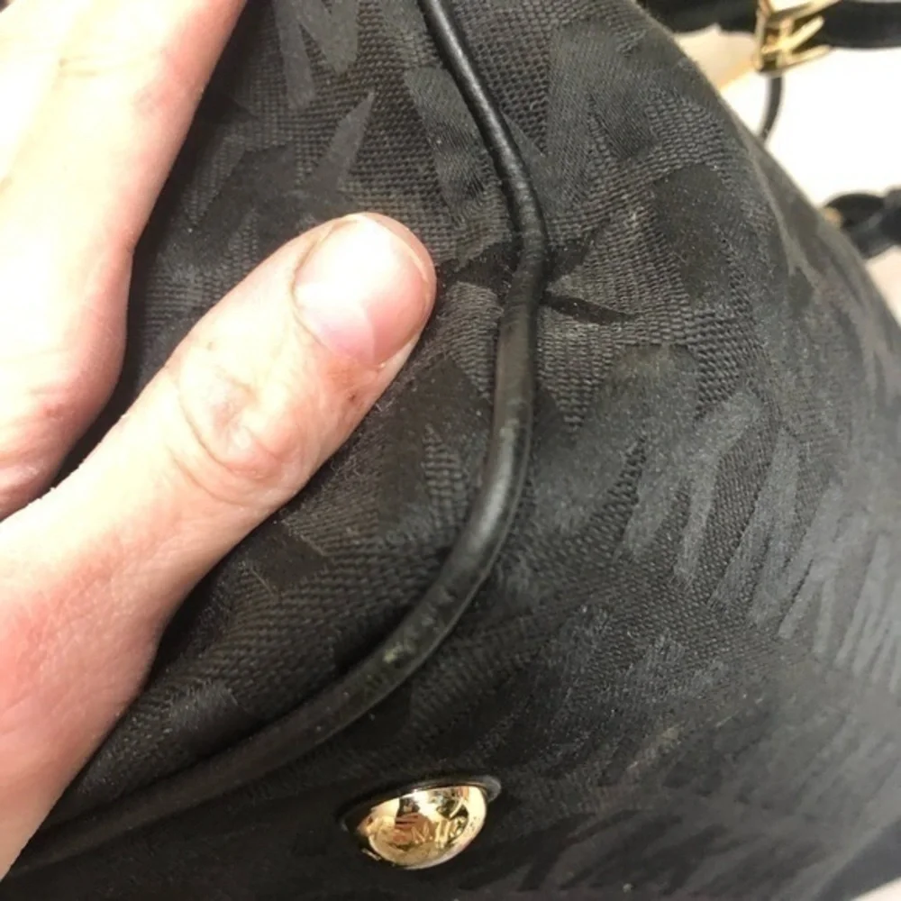 Michael kors black signature mk barrel bag